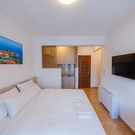 Luca Apartment