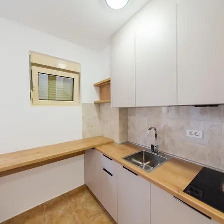 Luca Apartment Budva