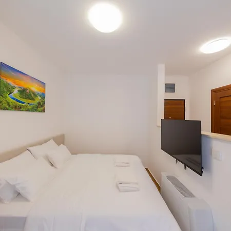 Luca Apartment Budva